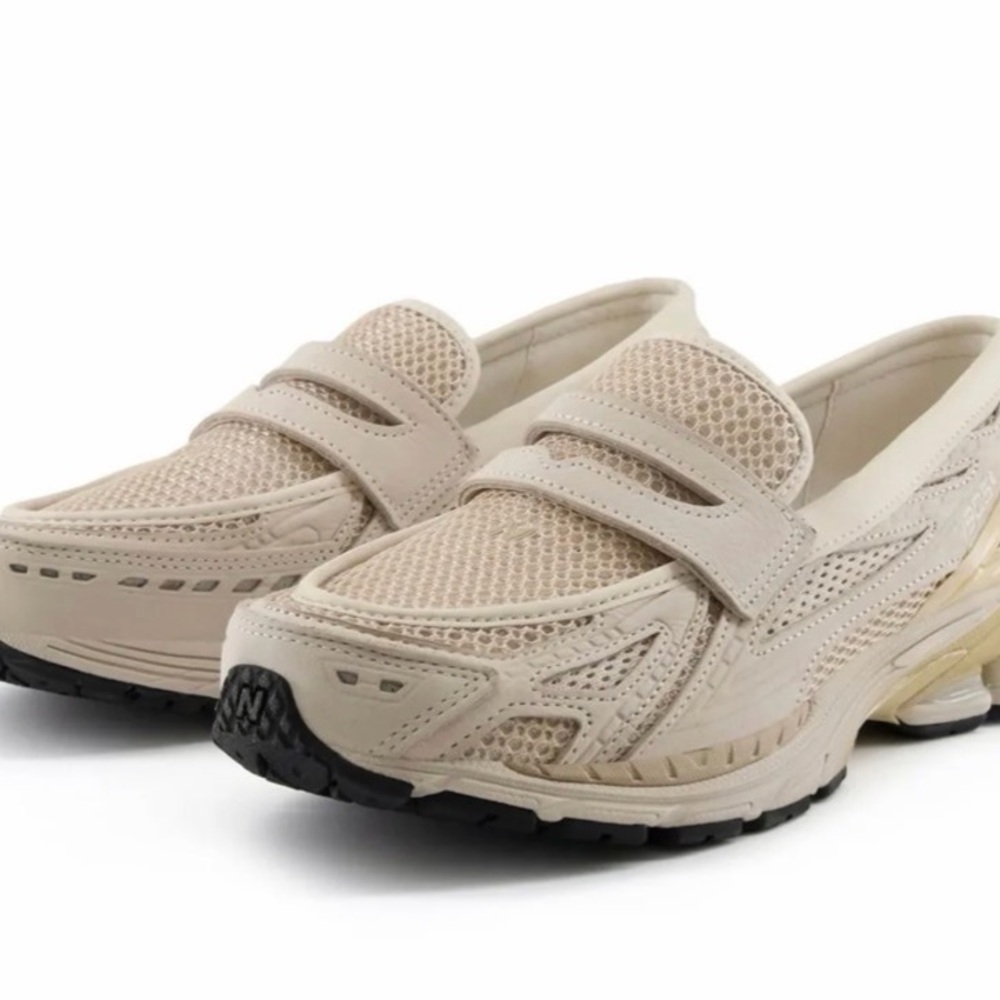 New Balance Women's Beige 1906L Loafers